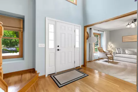 Entry Way - 855 Ayers St, Bolingbrook, IL 60440 photo 2 of 4