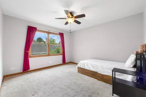 Bedroom - 855 Ayers St, Bolingbrook, IL 60440 photo 5 of 9