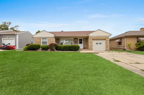 251 W 10th St, Chicago Heights, IL 60411