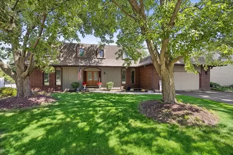 1490 Wood Ave, Downers Grove, IL 60515
