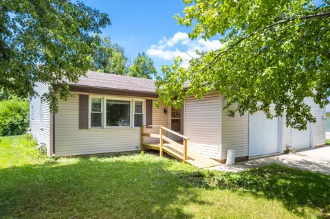 1521 Pebblewood Dr #1521, Sycamore, IL 60178