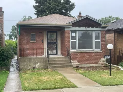 9040 S Oglesby Ave, Chicago, IL 60617