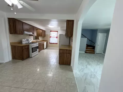 Kitchen - 5132 S Hamlin Ave, Chicago, IL 60632 photo 1 of 3