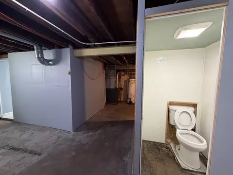 Bath - 5132 S Hamlin Ave, Chicago, IL 60632 photo 3 of 3