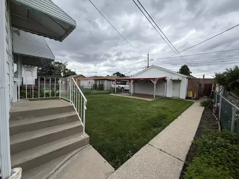 Exterior - 5132 S Hamlin Ave, Chicago, IL 60632 photo 4 of 6