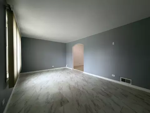 Living - 5132 S Hamlin Ave, Chicago, IL 60632 photo 1 of 7