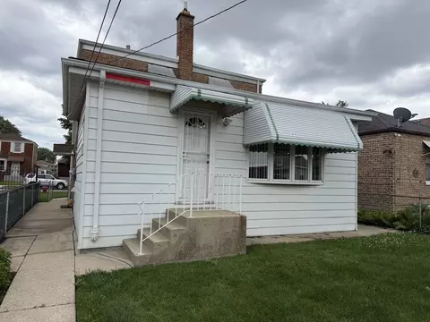 Exterior - 5132 S Hamlin Ave, Chicago, IL 60632 photo 5 of 6