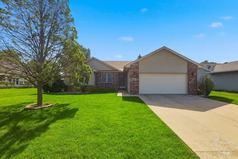 612 Madison Ave, Bradley, IL 60915