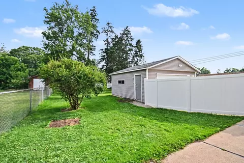 662 Bent St, Elgin, IL 60120 photo 21