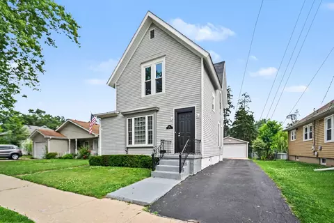 662 Bent St, Elgin, IL 60120 photo 2