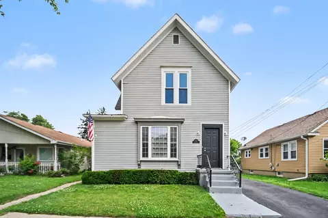 662 Bent St, Elgin, IL 60120 photo 1