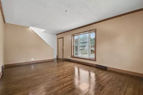 662 Bent St, Elgin, IL 60120 photo 3