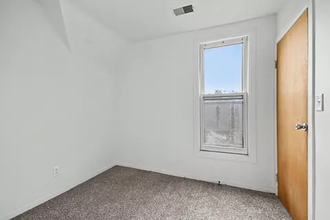 662 Bent St, Elgin, IL 60120 photo 14