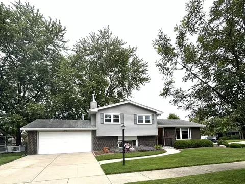 508 Willow Ln, Beecher, IL 60401 photo 1