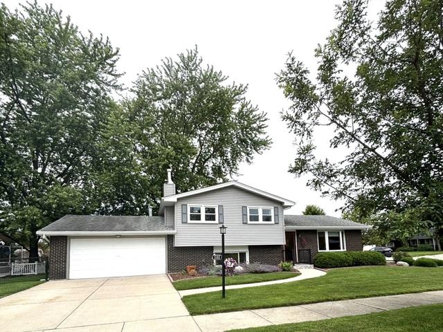 508 Willow Ln, Beecher, IL 60401