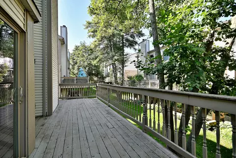 Exterior - 148 Schiller Sq, Itasca, IL 60143 photo 4 of 7