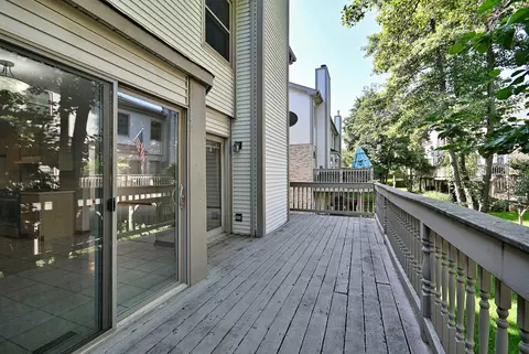Exterior - 148 Schiller Sq, Itasca, IL 60143 photo 5 of 7