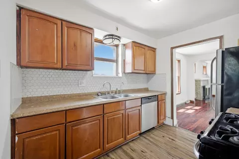 1375 Whitcomb Ave, Des Plaines, IL 60018 photo 8