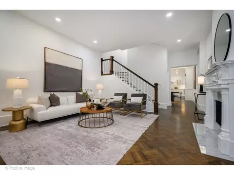 43 Elm St, Chicago, IL 60611 photo 3