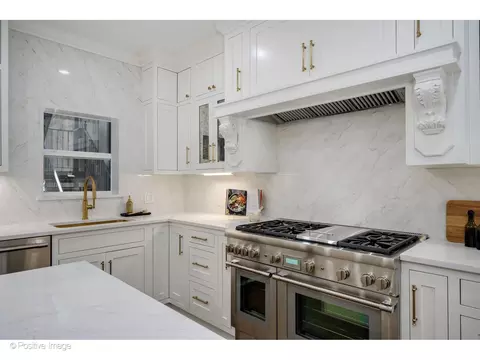 43 Elm St, Chicago, IL 60611 photo 12