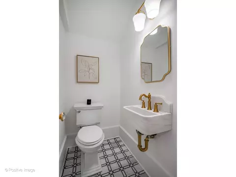 43 Elm St, Chicago, IL 60611 photo 7
