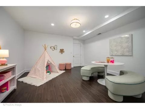 43 Elm St, Chicago, IL 60611 photo 32
