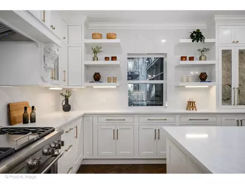 43 Elm St, Chicago, IL 60611 photo 13