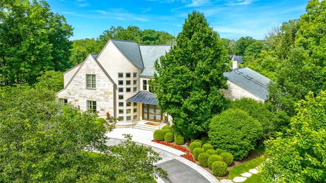 2 Bridlewood Rd, Northbrook, IL 60062