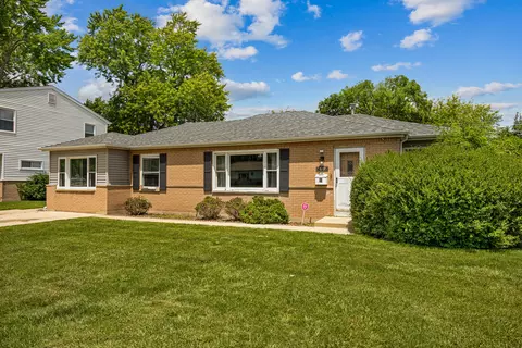 60 Arizona Ln, Hoffman Estates, IL 60169 photo 2