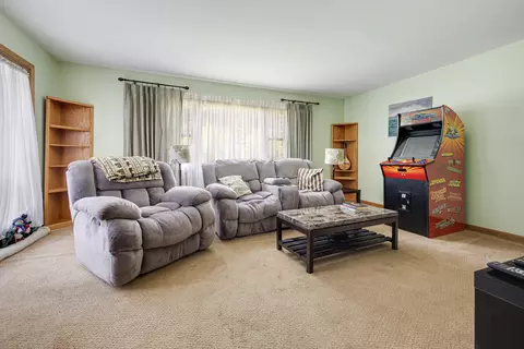 60 Arizona Ln, Hoffman Estates, IL 60169 photo 14