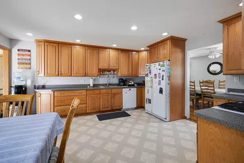 60 Arizona Ln, Hoffman Estates, IL 60169 photo 8