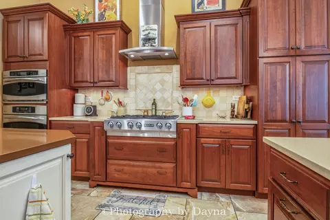 Kitchen - 1 Shannon Rd, Kankakee, IL 60901 photo 3 of 4