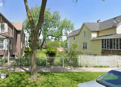 4635 W Erie St, Chicago, IL 60644