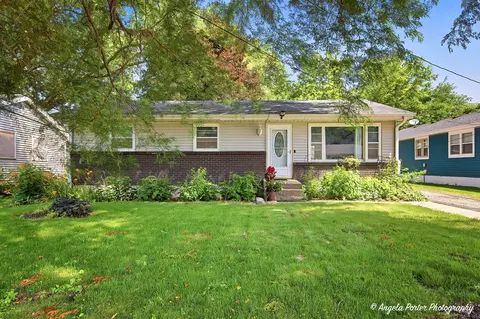 Exterior - 4800 Willow Ln, Mchenry, IL 60050 photo 2 of 6