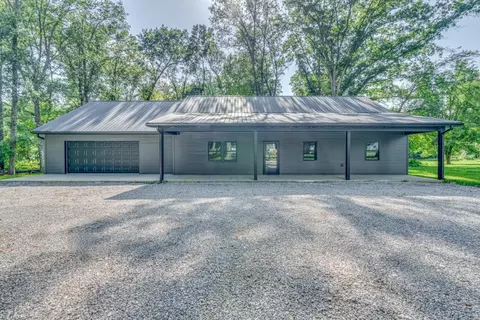 14063 N Link Ln, Mount Vernon, IL 62864