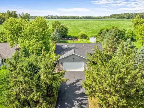 207 Tamarack Hollow St, Poplar Grove, IL 61065