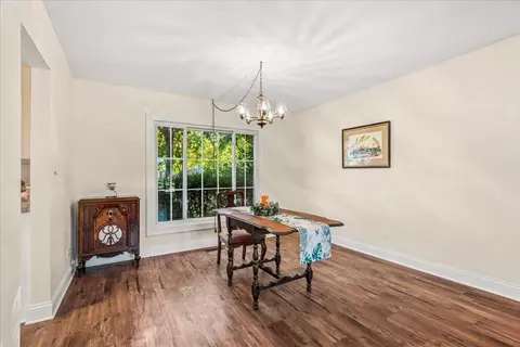 Dining - 705 Northview Ln, Hoffman Estates, IL 60169 photo 1 of 1