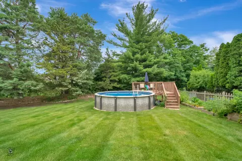 Exterior - 628 Camelot Dr, Burr Ridge, IL 60527 photo 2 of 6