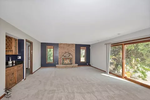 Living - 628 Camelot Dr, Burr Ridge, IL 60527 photo 5 of 6