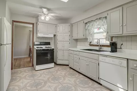 Kitchen - 23531 W Winston Ave, Plainfield, IL 60586 photo 2 of 2