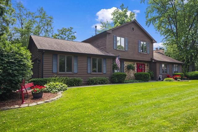 23880 N Overhill Dr, Lake Zurich, IL 60047