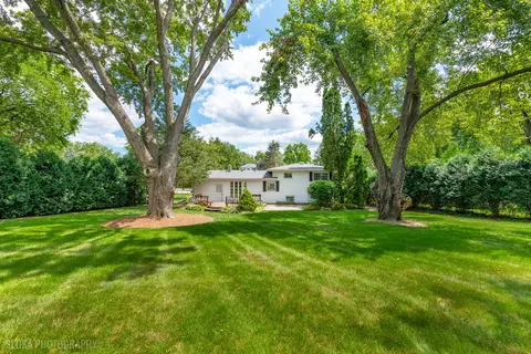 Exterior - 320 Deveron Cir, Cary, IL 60013 photo 9 of 9