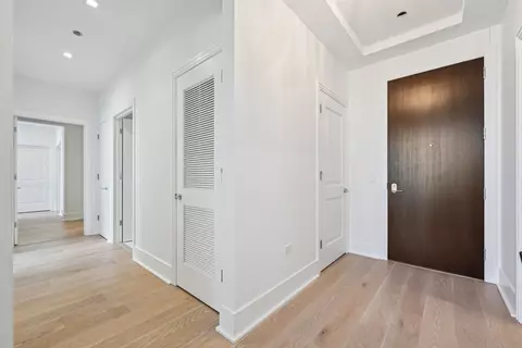 Entry Way - 363 E Wacker Dr #2204, Chicago, IL 60601 photo 2 of 2