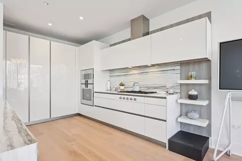 Kitchen - 363 E Wacker Dr #2204, Chicago, IL 60601 photo 3 of 6
