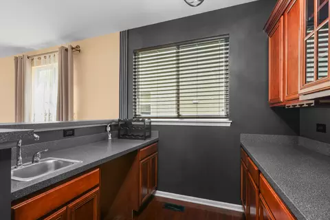 239 Pawtucket Ave, Elgin, IL 60124 photo 20
