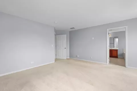 239 Pawtucket Ave, Elgin, IL 60124 photo 32