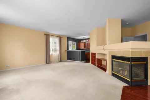 239 Pawtucket Ave, Elgin, IL 60124 photo 17