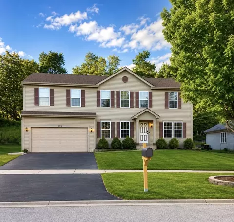 720 Ridge Dr, Marengo, IL 60152