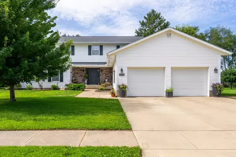 1139 Brookview Dr, Dewitt, IA 52742