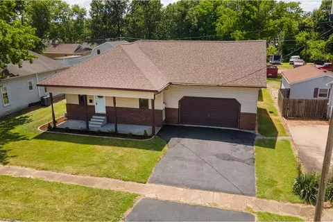 1406 N Glendale St, Marion, IL 62959
